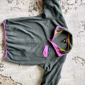 Perfect condition barely worn Patagonia size L fits comfortably